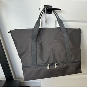 NWT Lo & Sons Catalina Deluxe Small